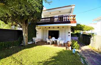 Casa con amplia zona exterior a 250 m de la playa