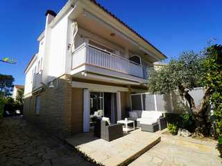 Casa reformada con jardín zona Brisamar