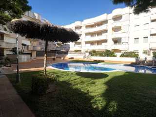 Apartamento con piscina, parking y trastero 