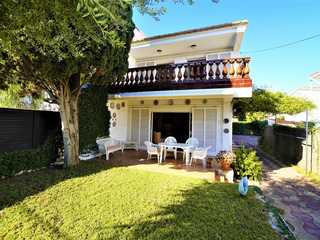 Casa con amplia zona exterior a 250 m de la playa